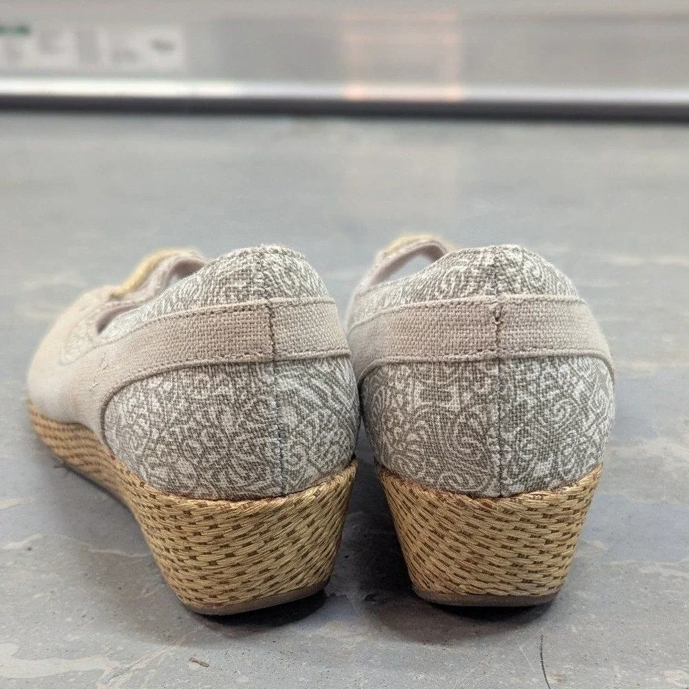 Cottagecore Coastal Grasshoppers Beige & Khaki‎ Espadrille Peep Toe Wedges 7.5